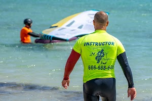 20 Nudos Tarifa . Escuela de Kitesurf